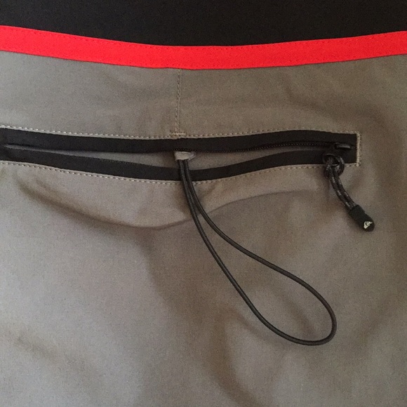 NWT Quicksilver swim trunks - Picture 7 of 7